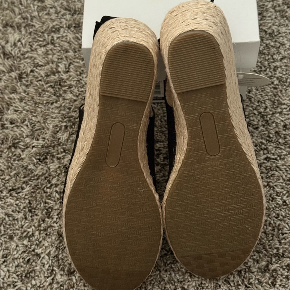 Croft & Barrow Black Espadrille Wedges - Picture 4 of 4